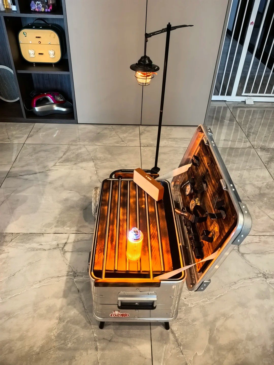 Outdoor Camping Mobile Aluminum Alloy Case: A Practical Multi-Functional Solution for Modern Outdoor Use 02