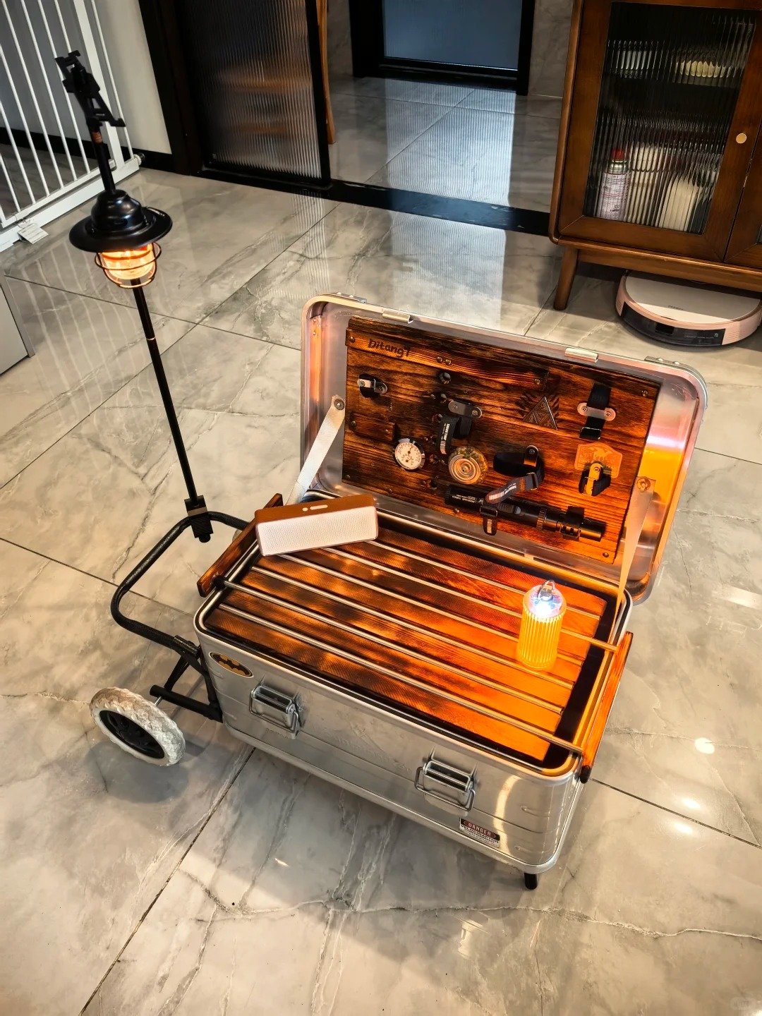 Outdoor Camping Mobile Aluminum Alloy Case: A Practical Multi-Functional Solution for Modern Outdoor Use 03